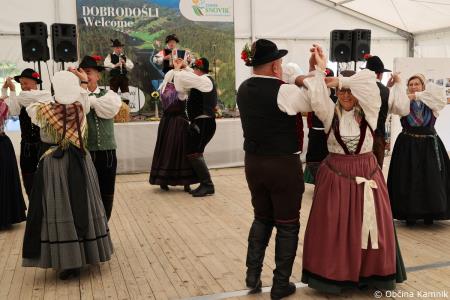 V Snoviku je potekala 5. tradicionalna prireditev z naslovom Cvetoča jesen  (38)
